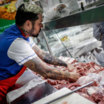 “Nos estamos quedando sin vacas”: la crisis del rodeo, los precios imposibles y el avance del pollo y el cerdo explican la caída del asado